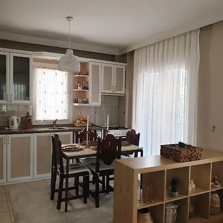 Goecekte Muestakil Daire Fethiye